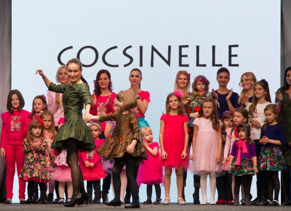 In noul sezon, Cocsinelle a creat o colectie special pentru tine. Brandul iti ofera sansa sa te evidentiezi prin tinute unice - VIDEO