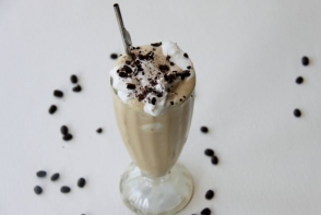 Coffee milkshake, bautura ideala pentru zile calduroase Coffee milkshake, bautura ideala pentru zile calduroase