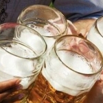 Cel mai tare truc: uite cum poti sa bei toata noaptea fara sa te imbeti deloc