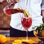 Cocktailuri cu vin, mai bune decat orice alta bautura! Afla cum poti combina si savura diferit aceasta licoare - VIDEO